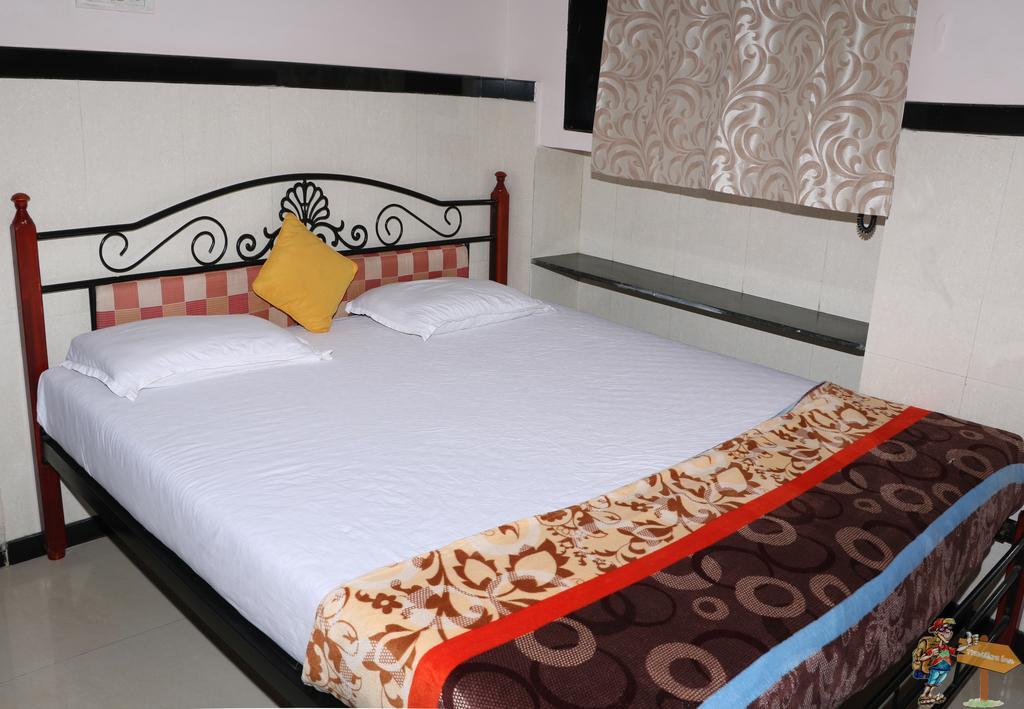 Traveller'S Inn Hotel - Fort Bombaj Zewnętrze zdjęcie