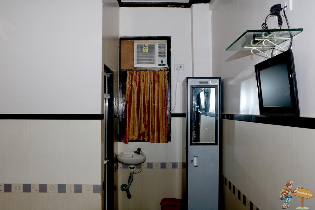 Traveller'S Inn Hotel - Fort Bombaj Zewnętrze zdjęcie