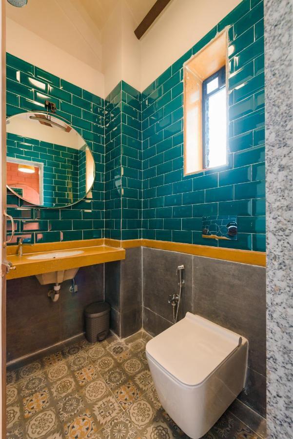 Traveller'S Inn Hotel - Fort Bombaj Zewnętrze zdjęcie