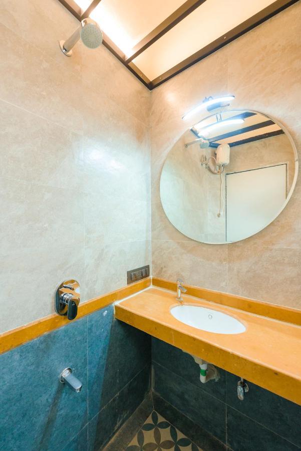 Traveller'S Inn Hotel - Fort Bombaj Zewnętrze zdjęcie