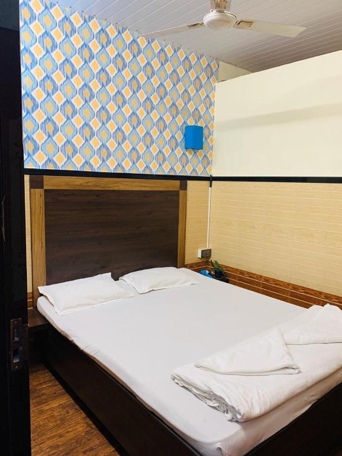 Traveller'S Inn Hotel - Fort Bombaj Zewnętrze zdjęcie
